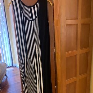 Black and White Sleeveless Midi Sundress